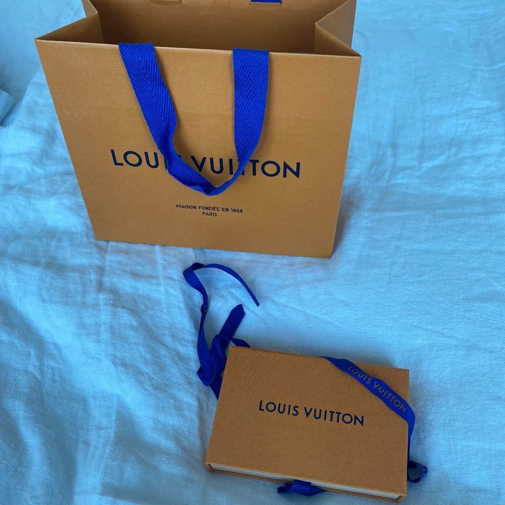 Louis Vuitton PACKAGING (Medium sized bag, Small Box + Cloth Cover for Wallet)